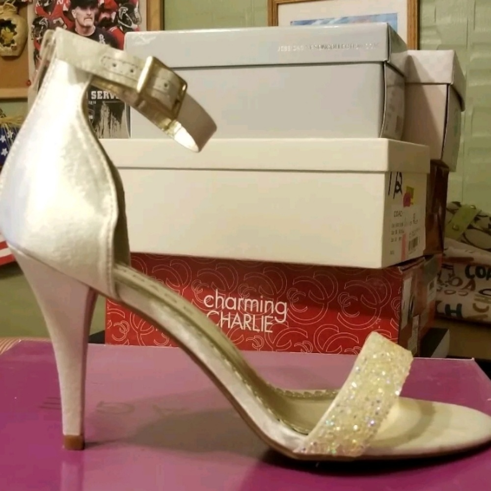 Shoes - Picture 5 of 8